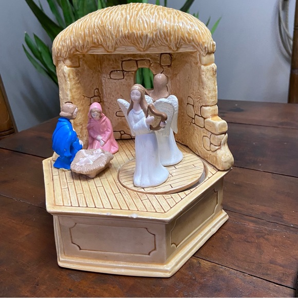 Nativity Music Decor Vintage “1985” - Picture 1 of 11